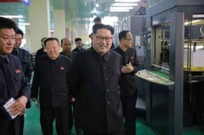 金正恩视察蒲公英作业本工厂 称赞产品设计用心